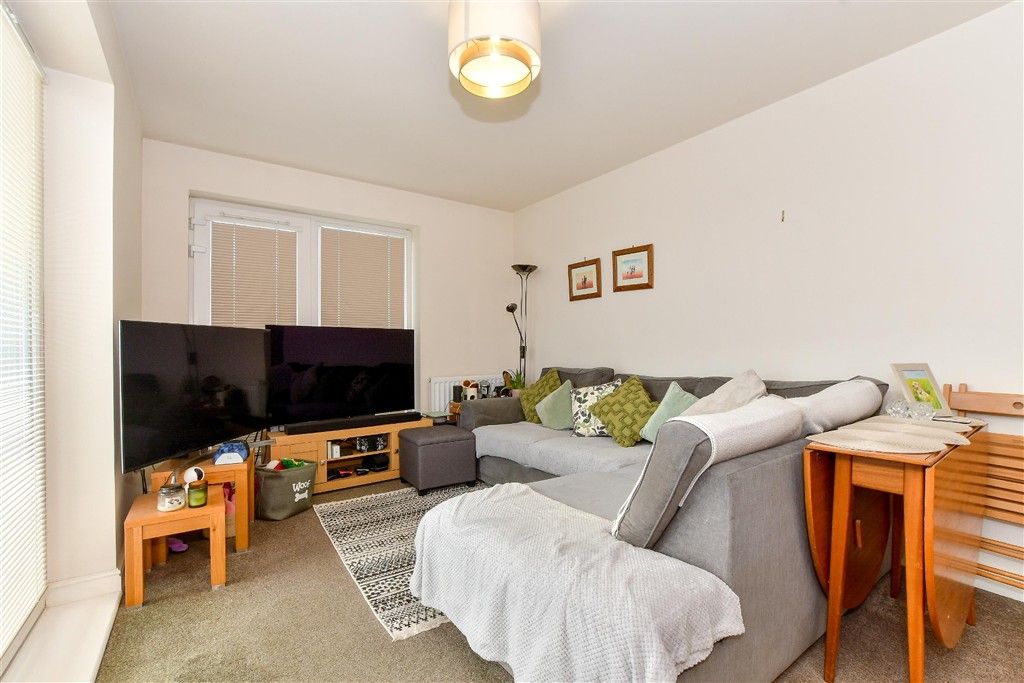 Property photo 3 of 3 Lounge