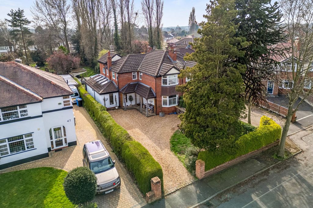 Property photo 2 of 21