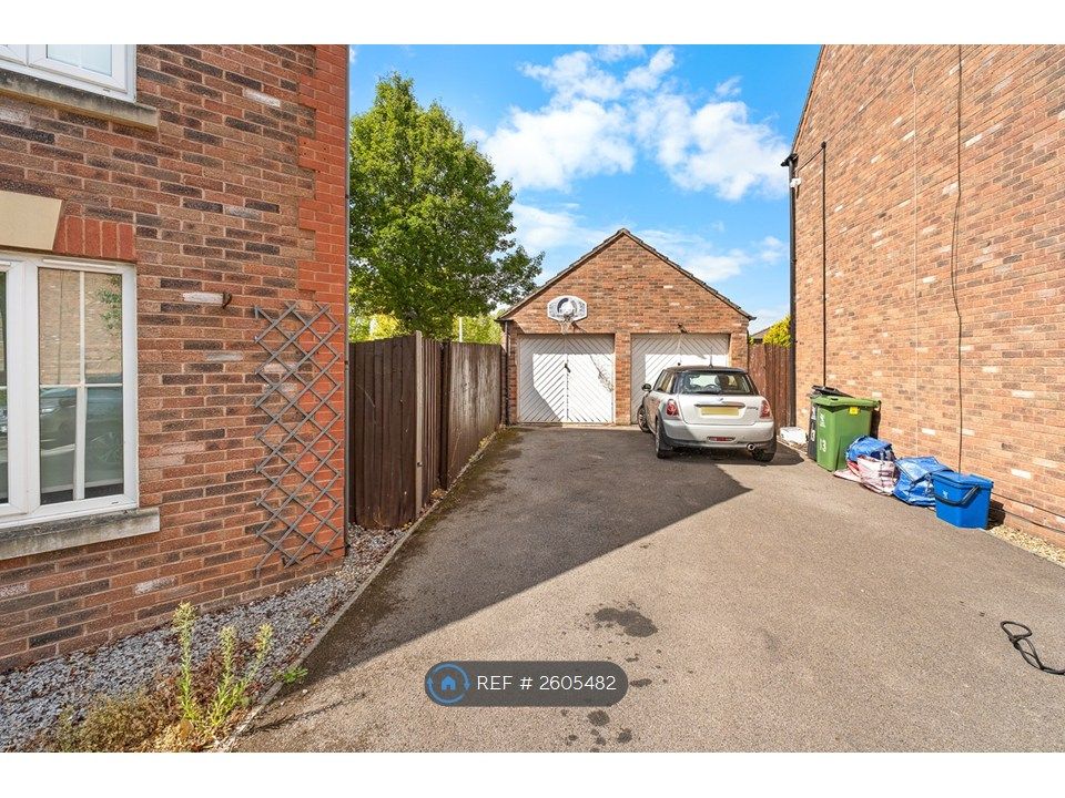 Property photo 2 of 17