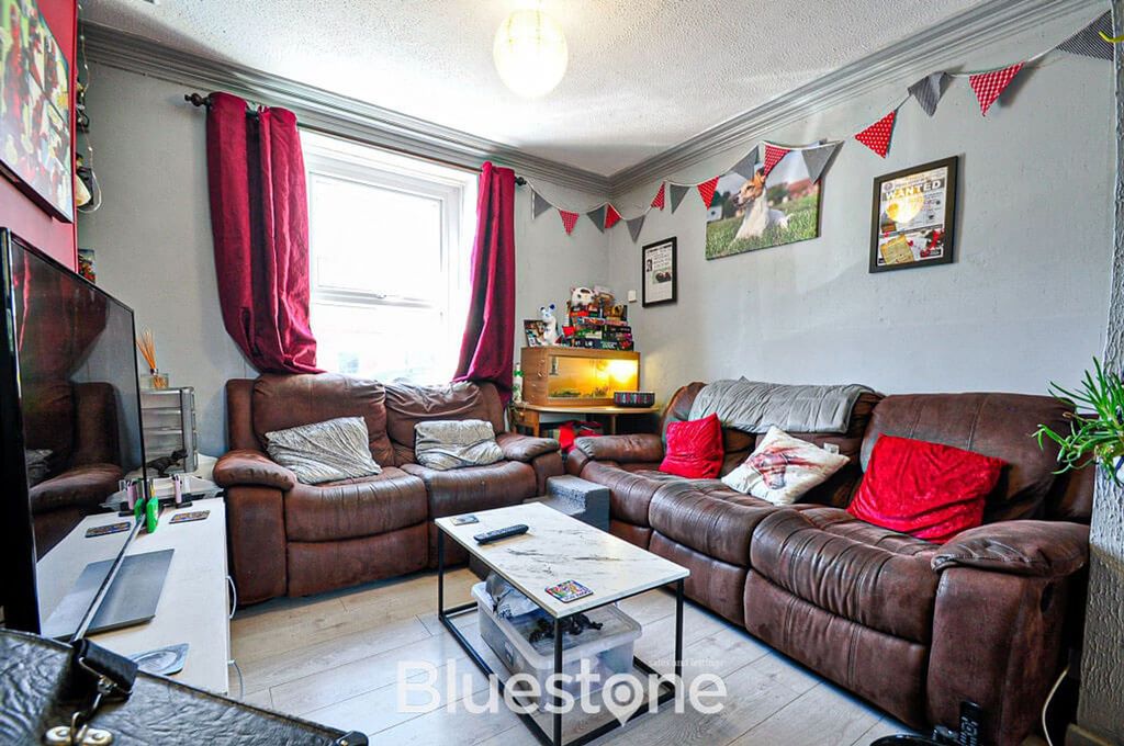 Property photo 2 of 23