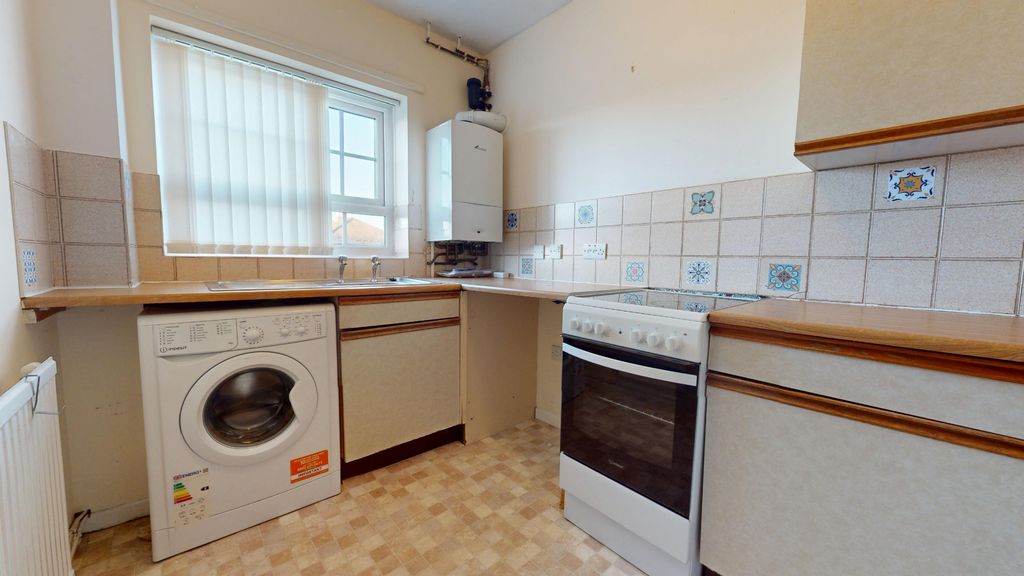 Property photo 2 of 14 4631812