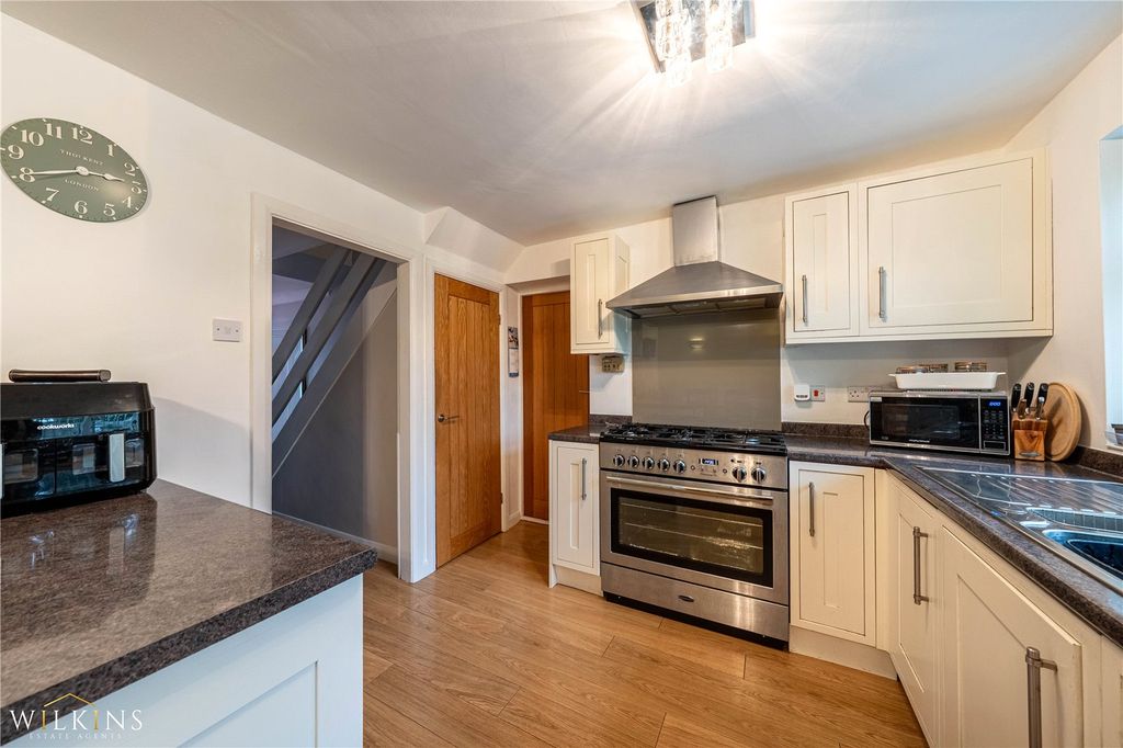 Property photo 2 of 27 Picture No. 33