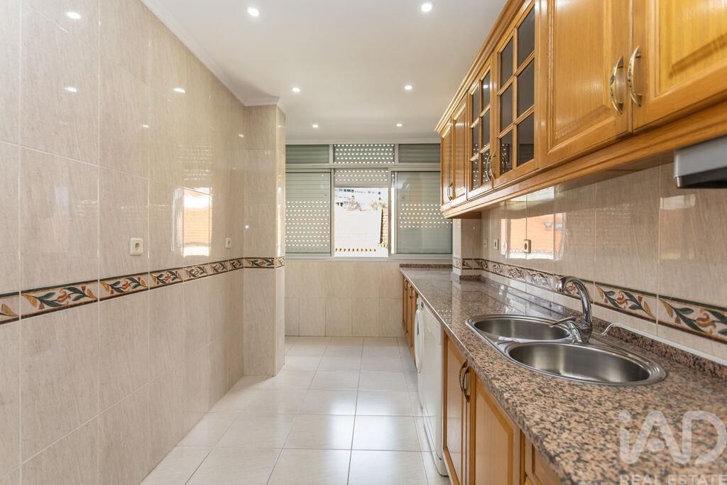 Property photo 2 of 35