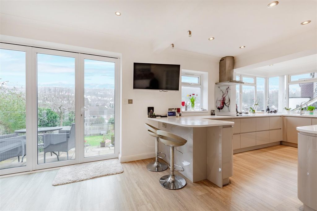 Property photo 2 of 15 Kitchen Dining Room