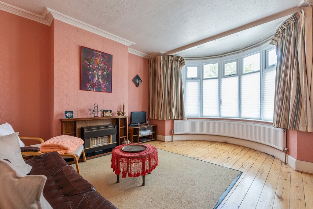Property photo 2 of 22