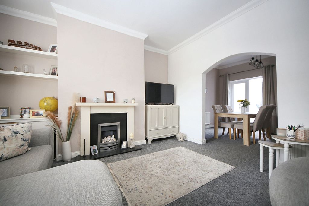 Property photo 3 of 21