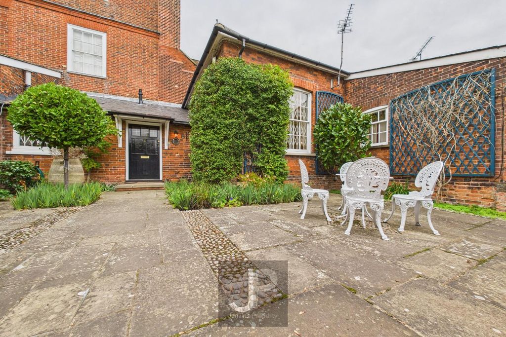 Property photo 1 of 19 Cam01632G0-Pr0225-Still026.Jpg