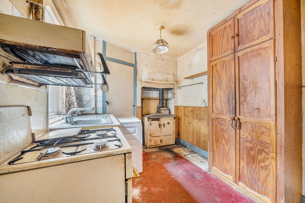 Property photo 3 of 15