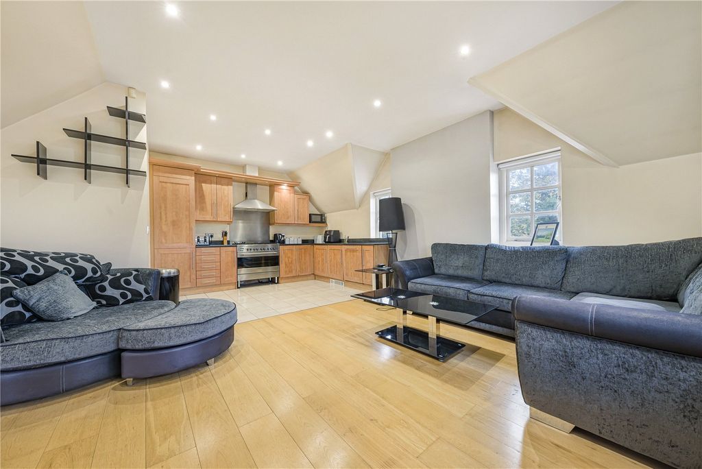 Property photo 3 of 17 Picture No. 11