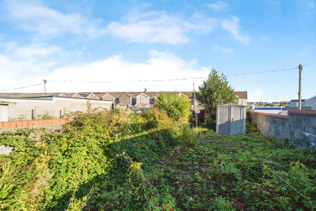 Property photo 3 of 18 Photo