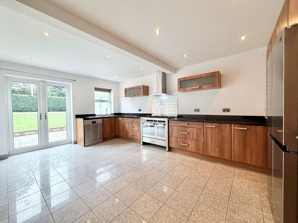 Property photo 2 of 25 Picture No. 09
