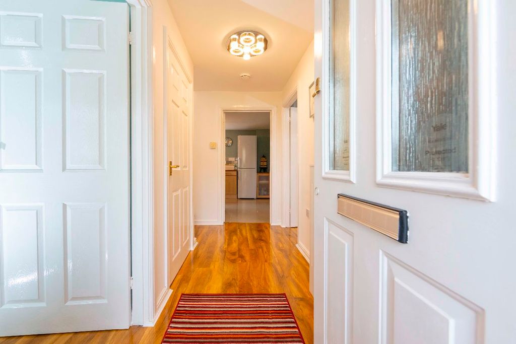 Property photo 3 of 52