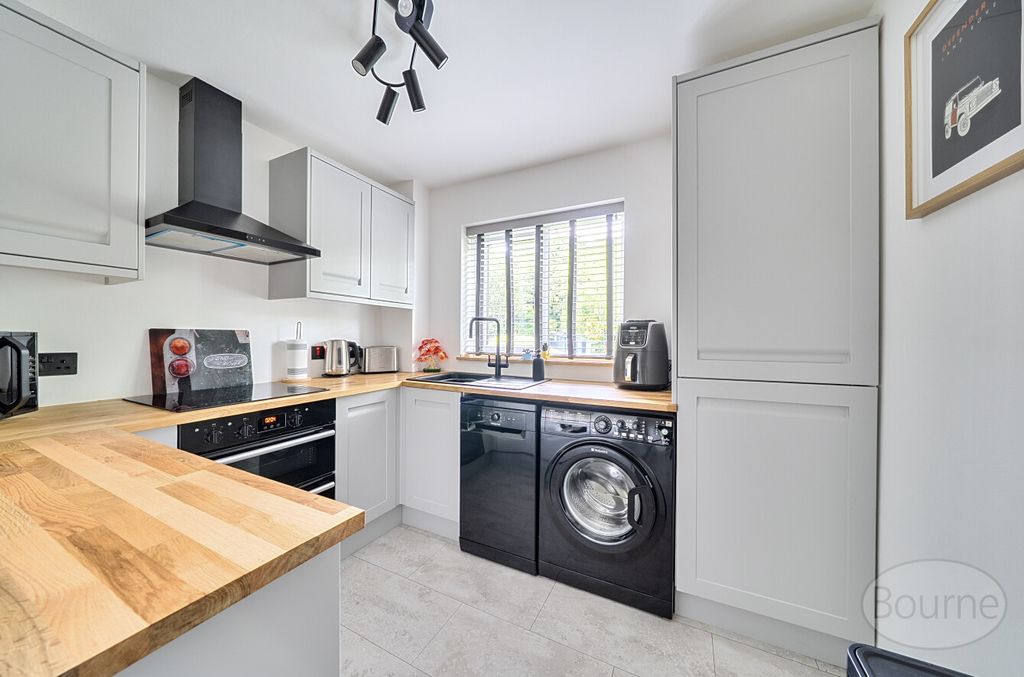 Property photo 2 of 14 Bcea627c-6A1A-4d9...