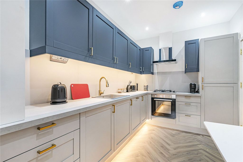Property photo 2 of 14 Kitchen