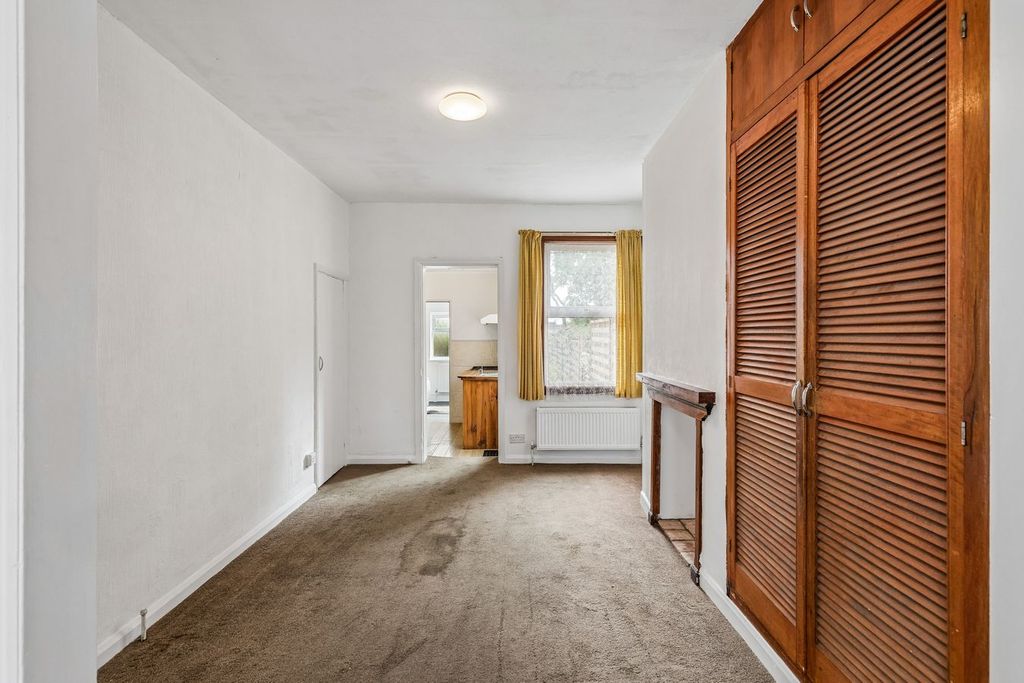 Property photo 3 of 22