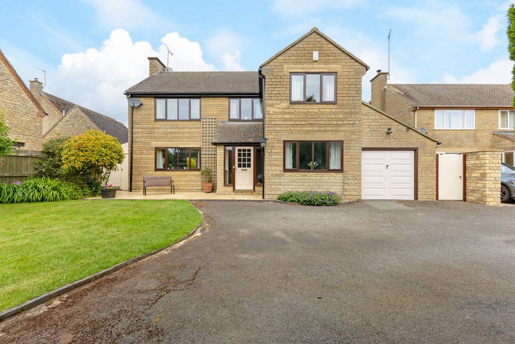 Property photo 1 of 35