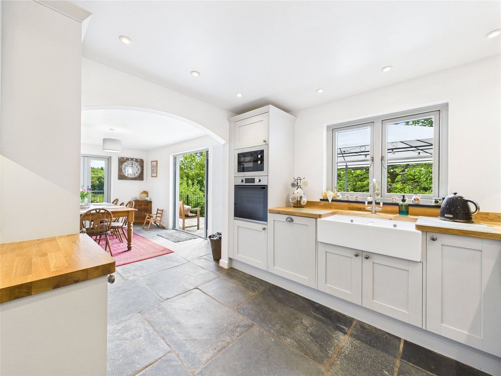 Property photo 2 of 64 Picture No. 74