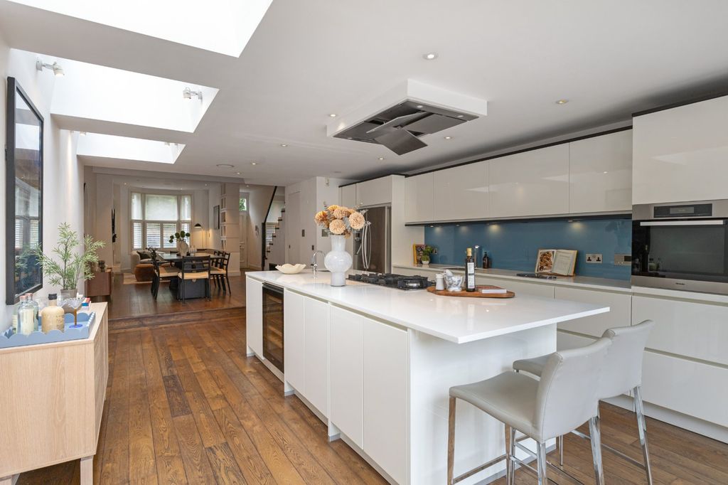 Property photo 2 of 16 Kitchen