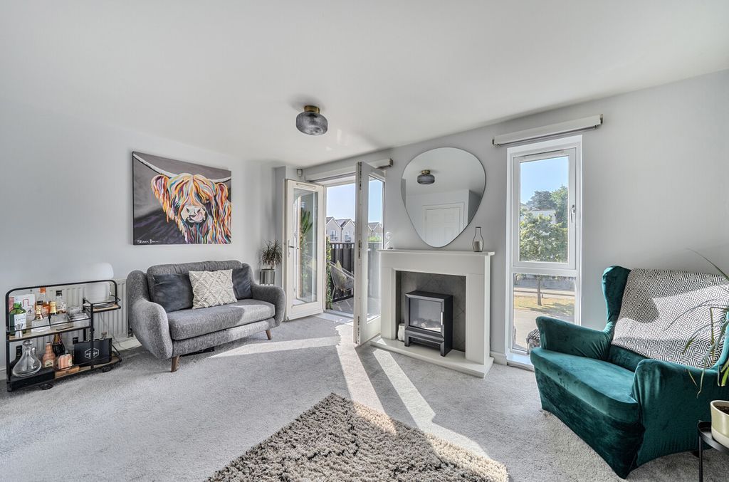Property photo 2 of 20 1464549-11-6A1569...