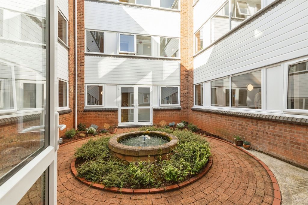 Property photo 2 of 12
