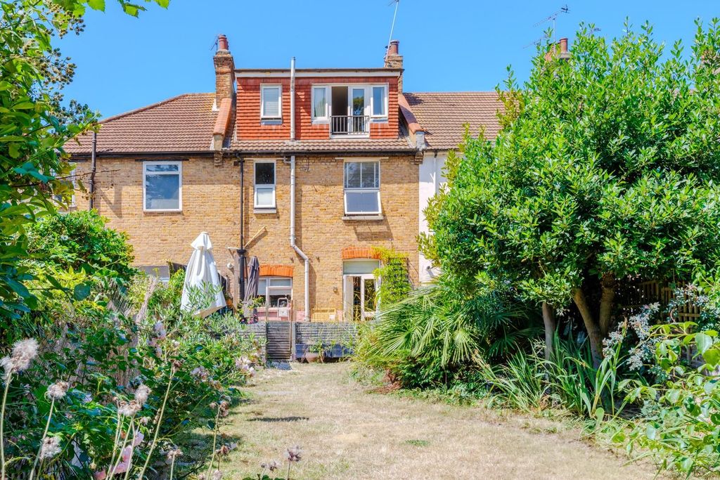 Property photo 3 of 31