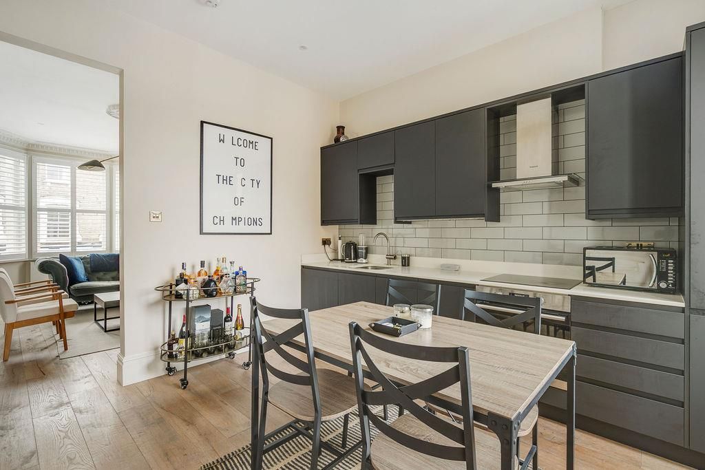 Property photo 3 of 12 Fulhamroad646,Flat2-8.Jpg