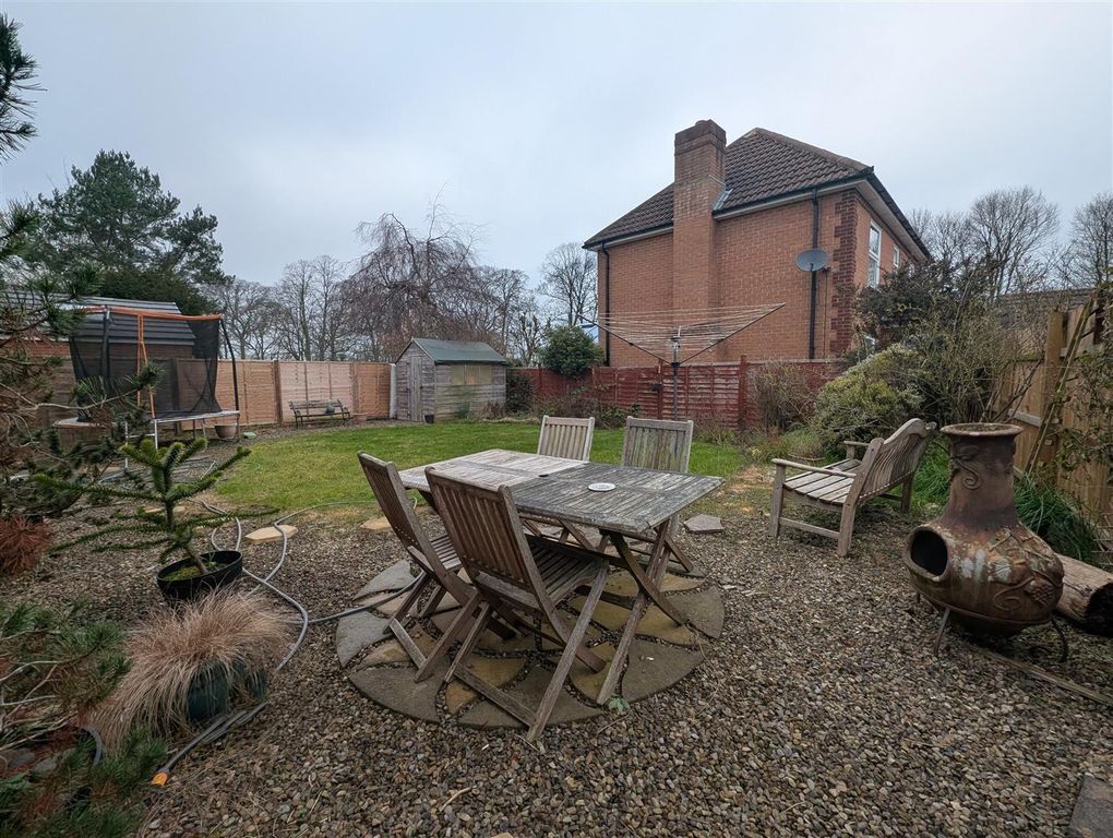 Property photo 2 of 15 Externally