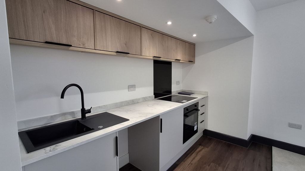 Property photo 2 of 10 Kitchen