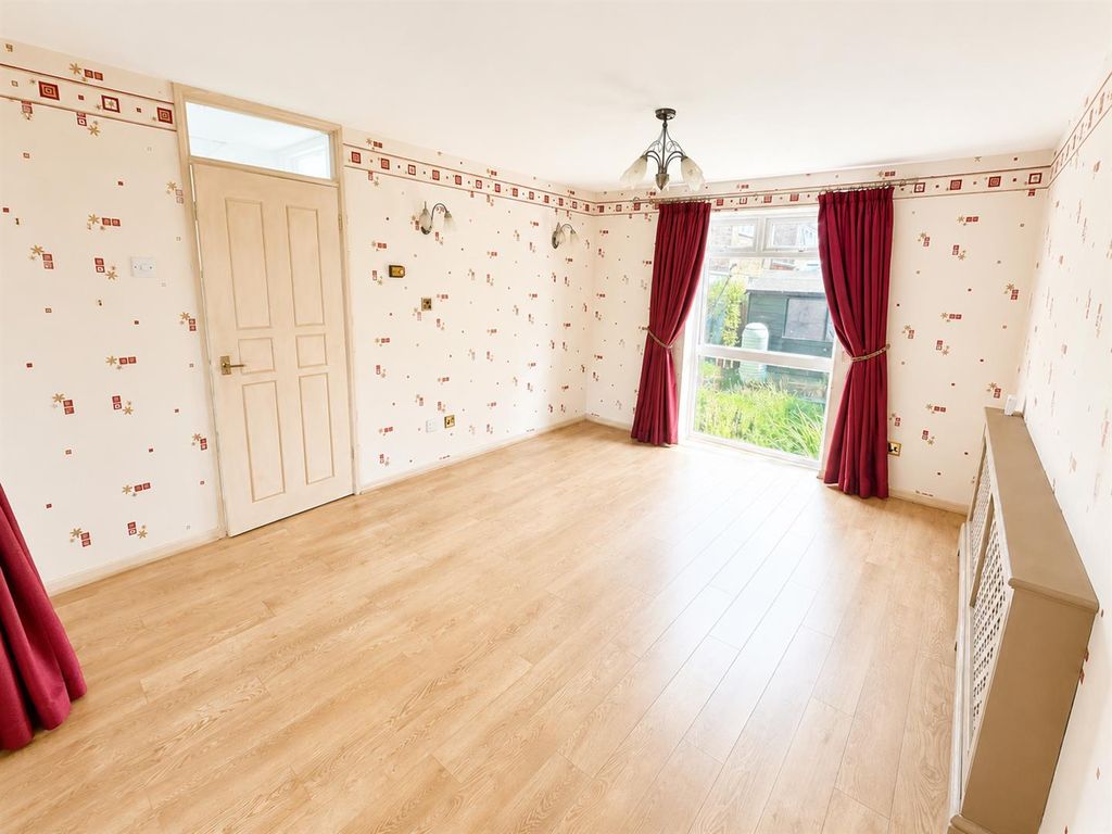 Property photo 3 of 14 8359874A-A16E-4E2B-A459-387840B23d44.Png