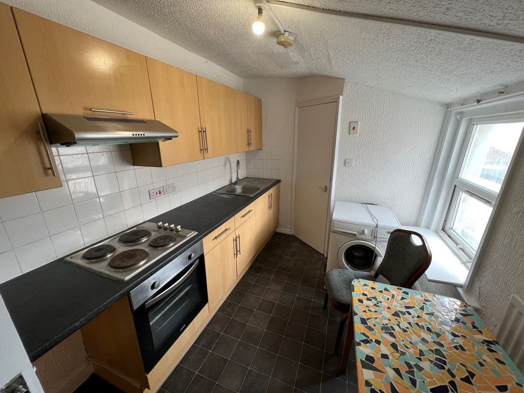 Property photo 1 of 4