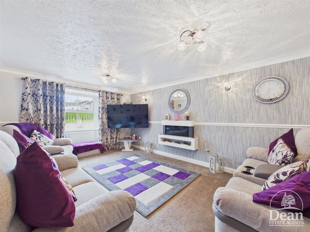 Property photo 2 of 25