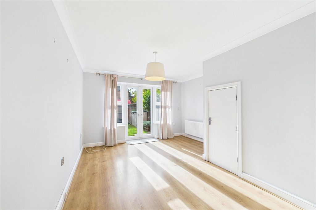 Property photo 2 of 9 Picture No. 30