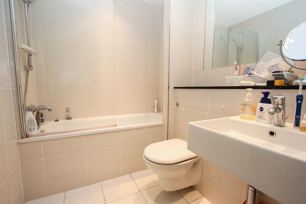 Property photo 1 of 6 Bathroom