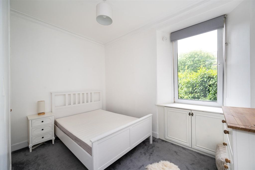 Property photo 3 of 15 Murdochterrace-19.Jpg