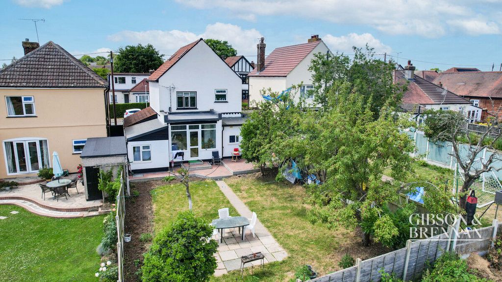 Property photo 3 of 26