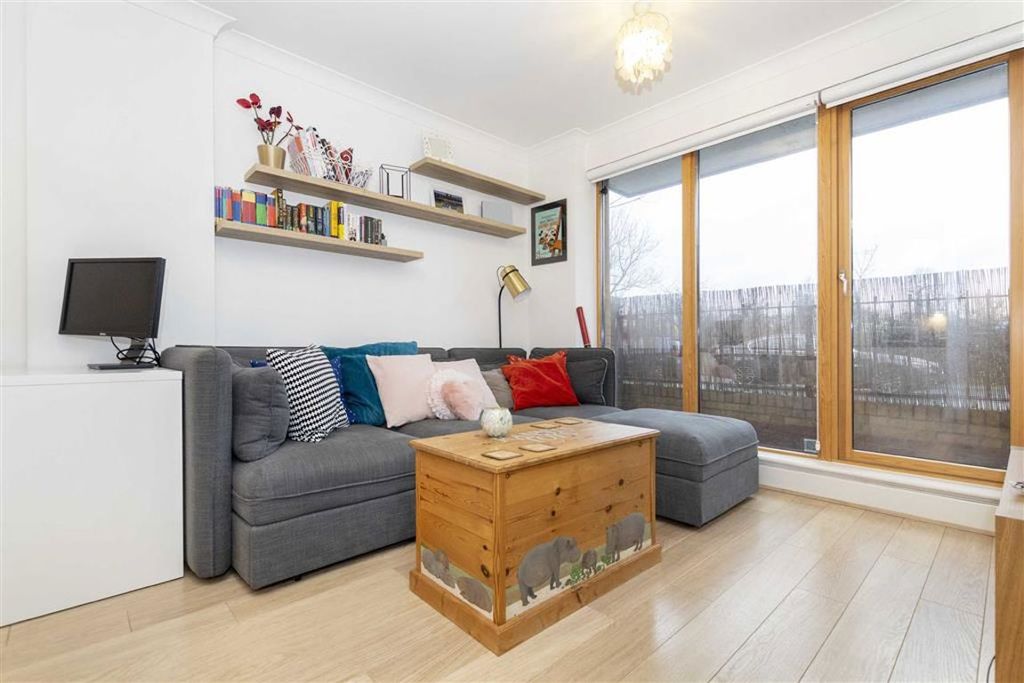 Property photo 2 of 6