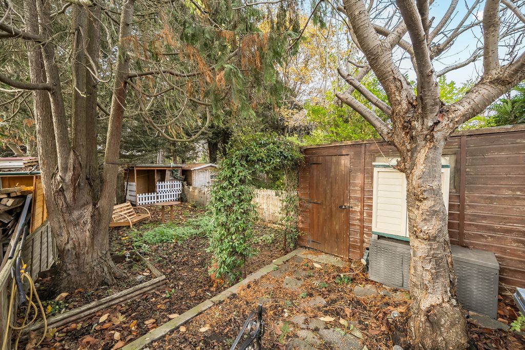 Property photo 2 of 12 1386189-12-6932De...