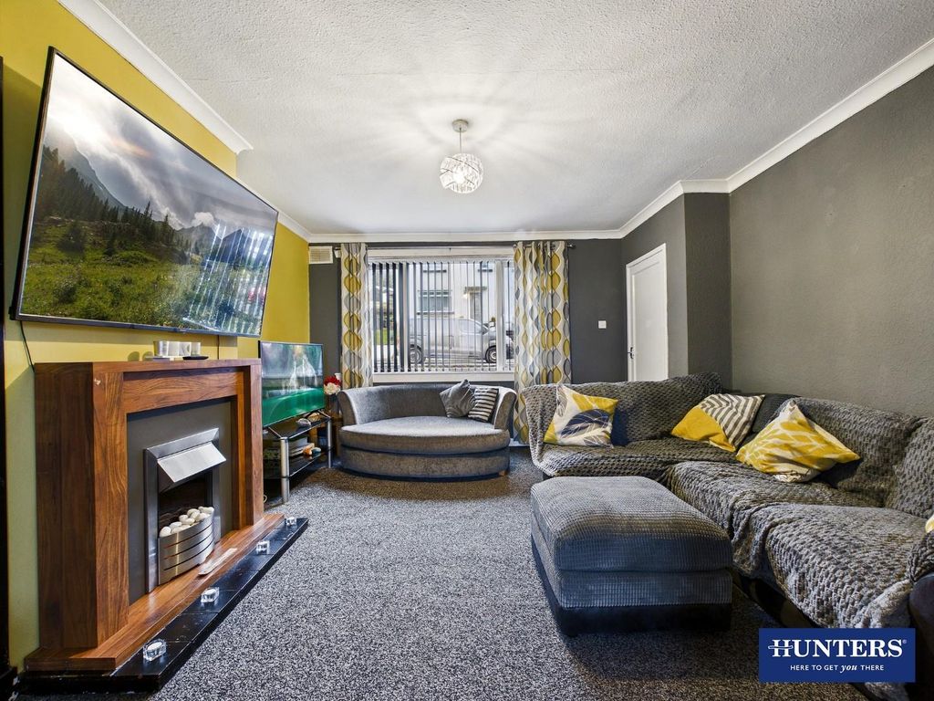 Property photo 2 of 14 Living Room