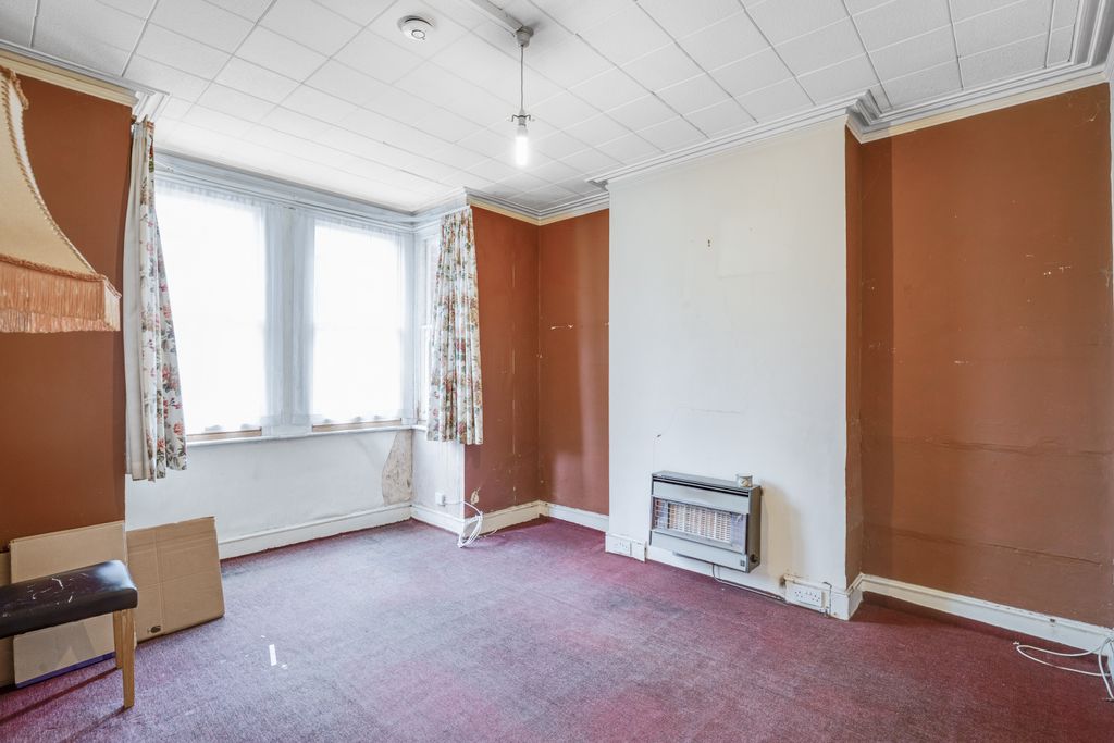 Property photo 2 of 16 08-d72B84024-Ara-Jj-Balvernie Grove-8.Jpg
