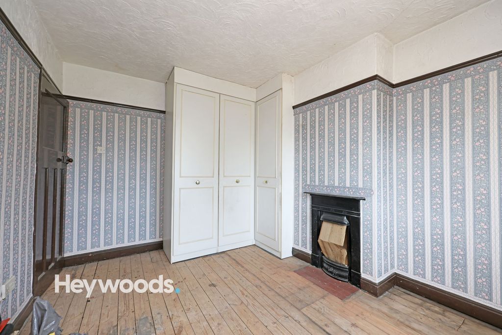 Property photo 3 of 27
