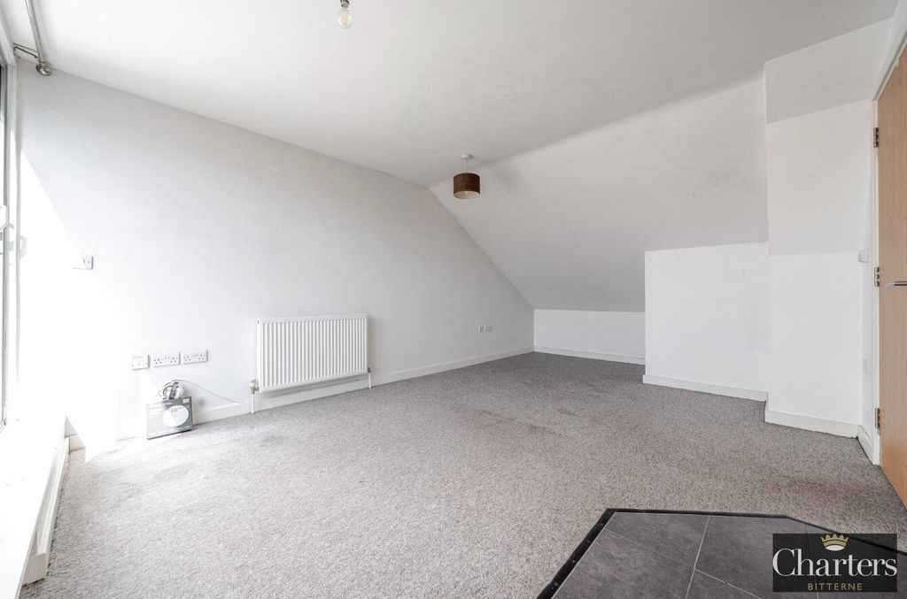 Property photo 2 of 20 Picture No. 02