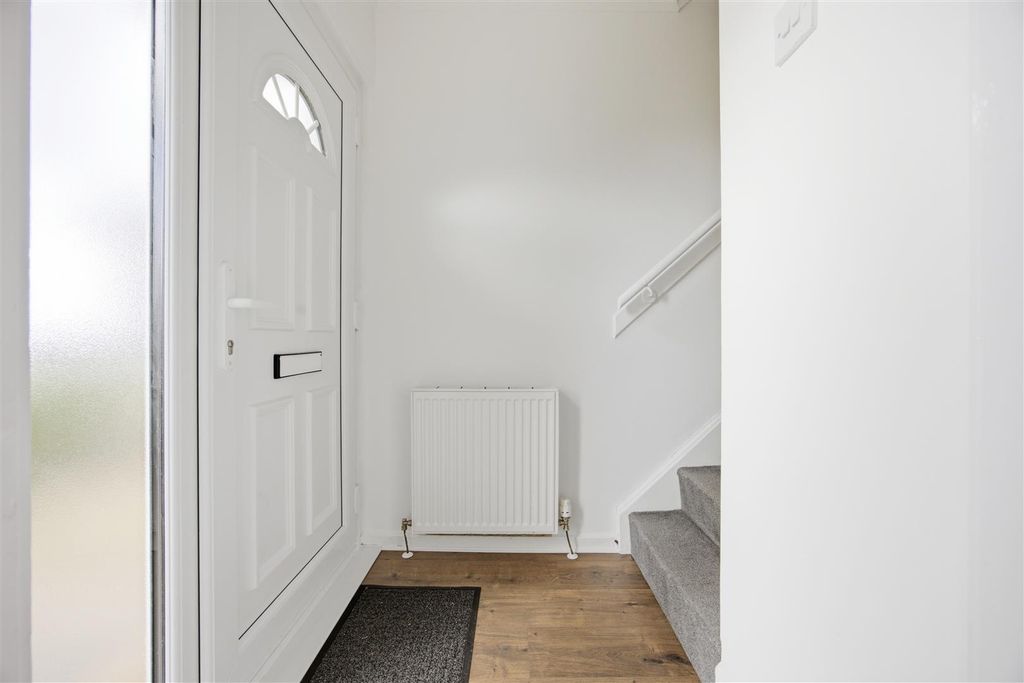 Property photo 2 of 17 9_Lamermoor_Road_Kirkintilloch_004.Jpg