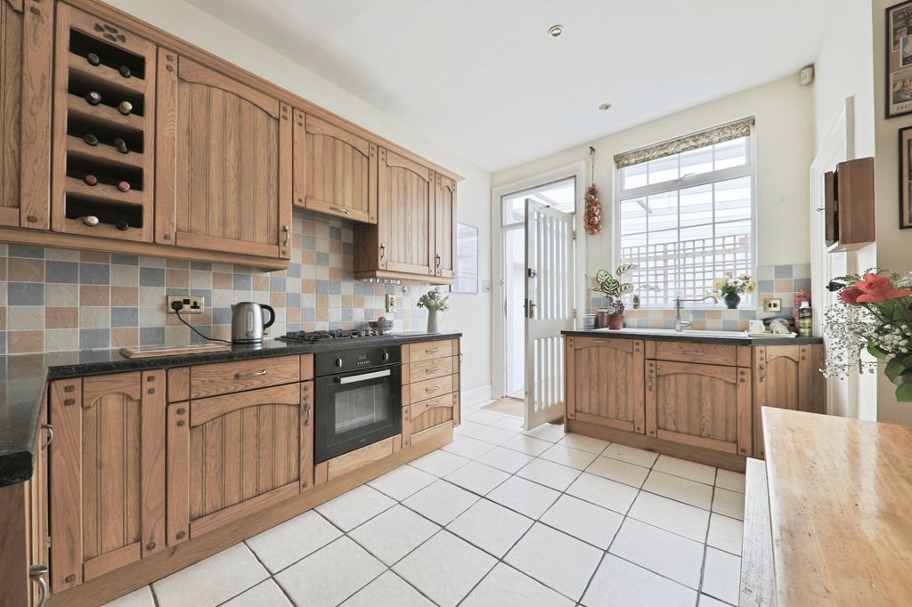 Property photo 2 of 31 4340666