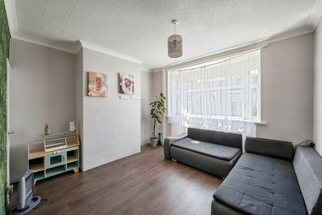 Property photo 2 of 16