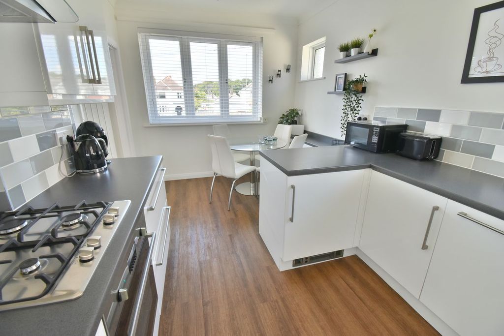 Property photo 3 of 25