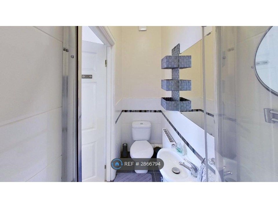 Property photo 2 of 3