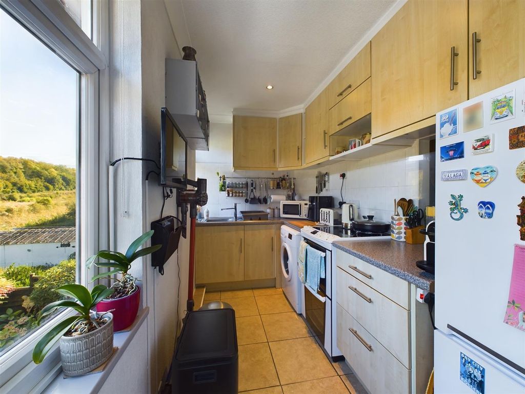 Property photo 3 of 16 Cam02885G0-Pr0222-Still013.Jpg