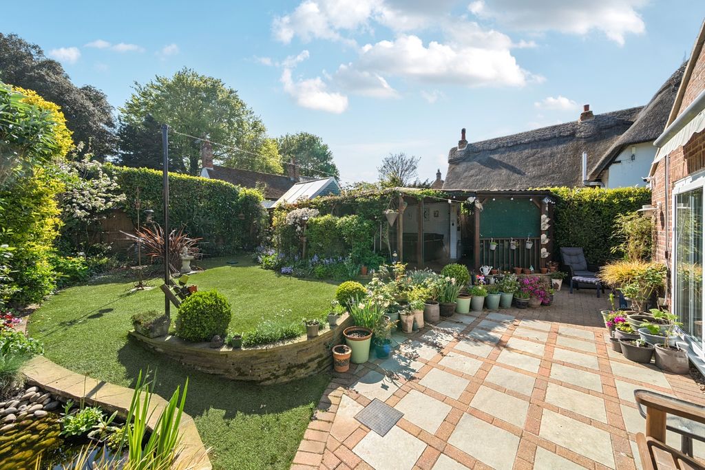 Property photo 2 of 20 4142333