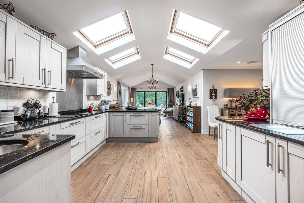 Property photo 2 of 25 Picture No. 48