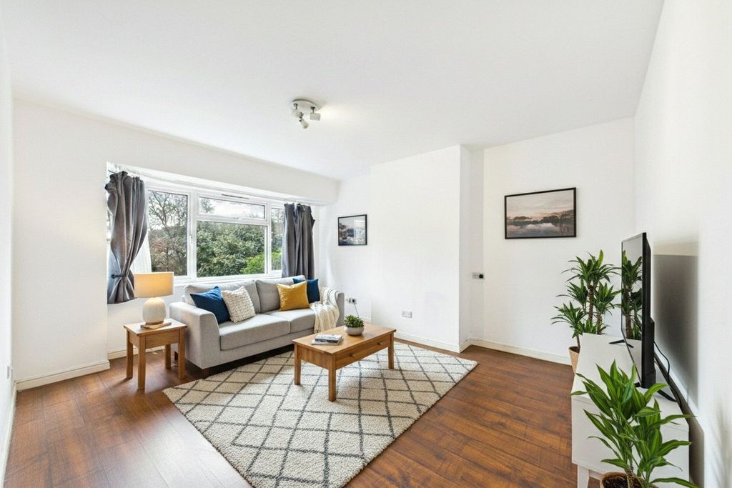 Property photo 3 of 8 Picture No. 23